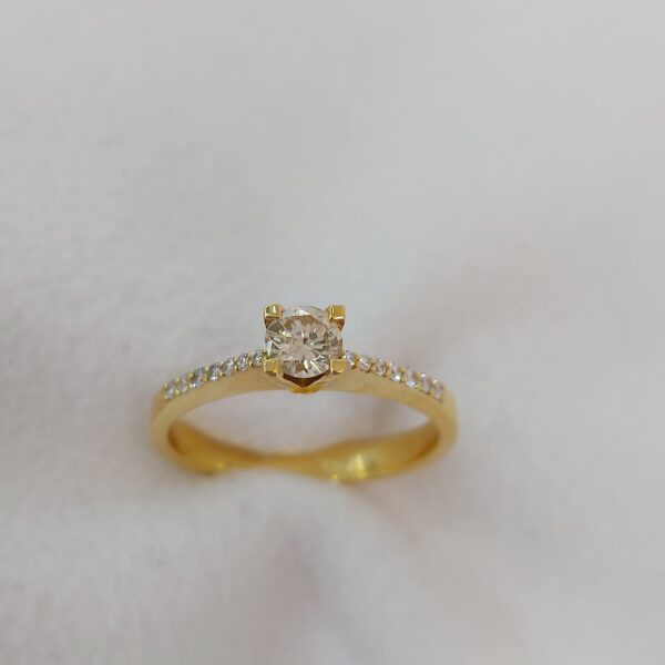 Solitaire ring