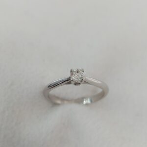 Solitaire ring