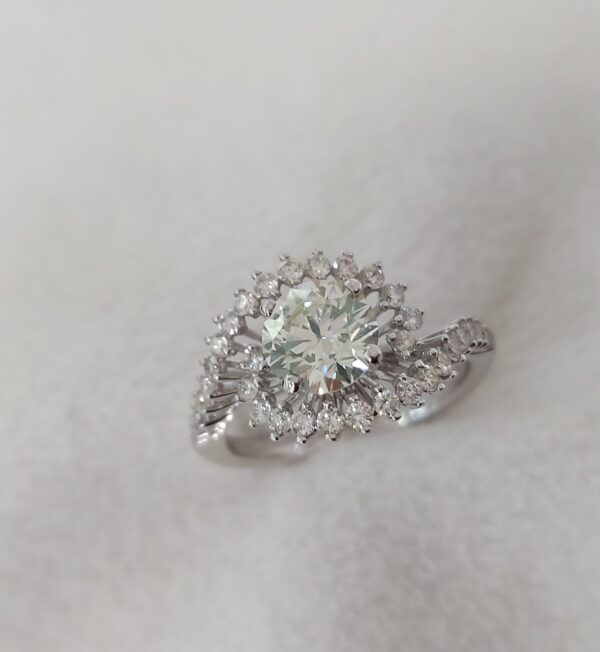 Solitaire ring
