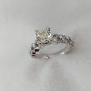 Solitaire ring