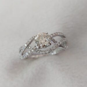 Solitaire ring