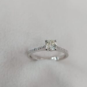 Solitaire ring