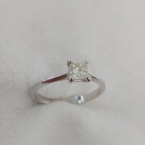 Solitaire ring