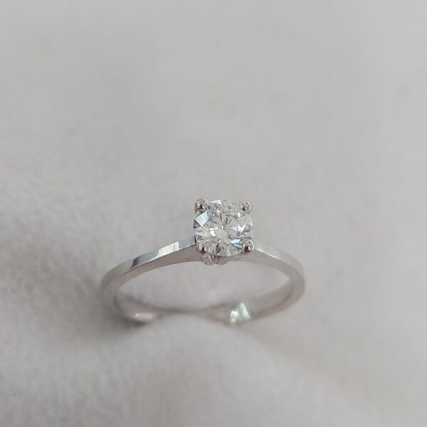 Solitaire ring