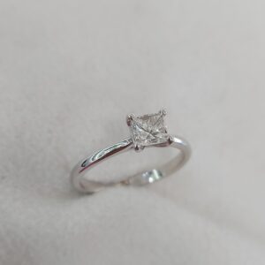 Solitaire ring