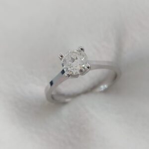 Solitaire ring