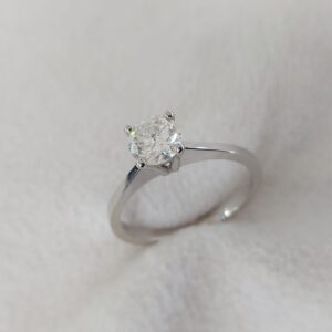 Solitaire ring