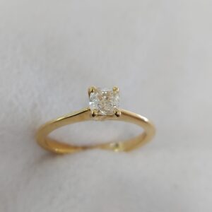 Solitaire ring