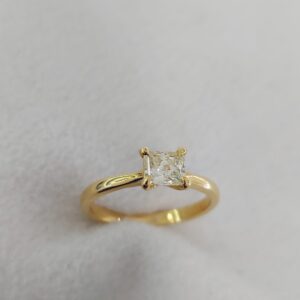 Solitaire ring