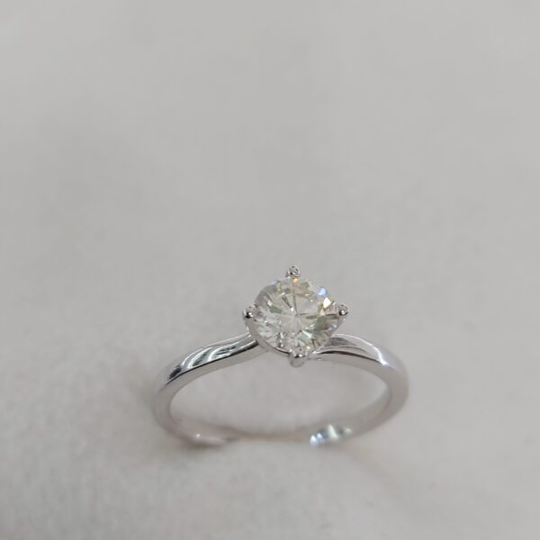 Solitaire ring