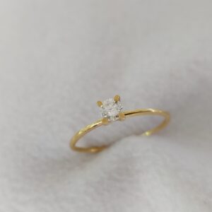 Solitaire ring