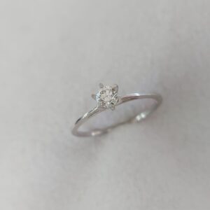 Solitaire ring