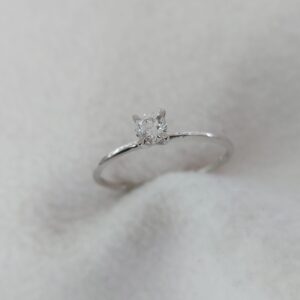 Solitaire ring