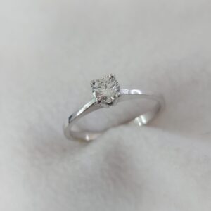 Solitaire ring