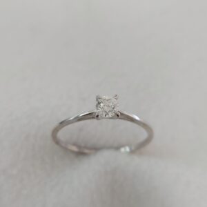 Solitaire ring