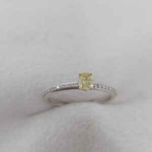 Solitaire ring