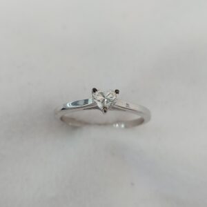 Solitaire ring