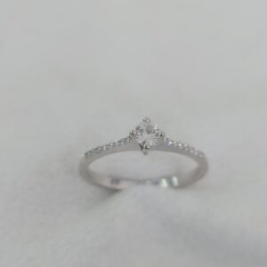 Solitaire ring