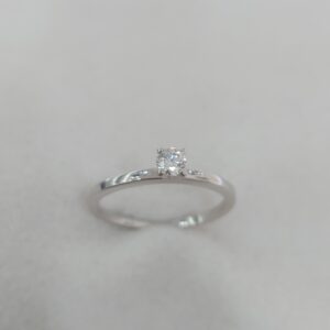 Solitaire ring