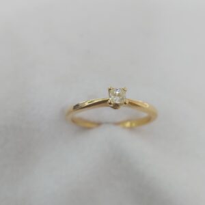 Solitaire ring