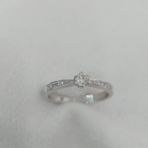 Solitaire ring