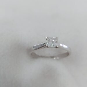 Solitaire ring