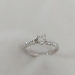 Solitaire ring