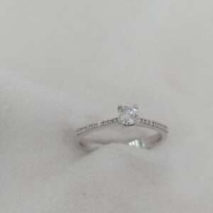 Solitaire ring