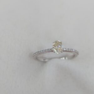 Solitaire ring
