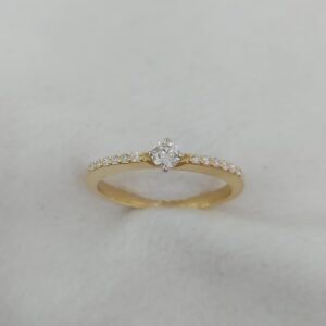 Solitaire ring