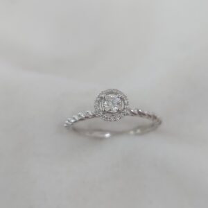 Solitaire ring