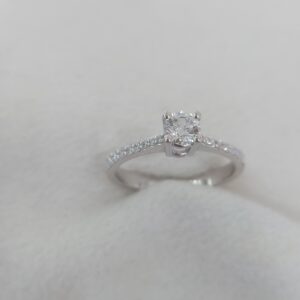 Solitaire ring