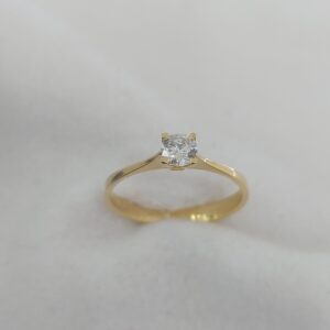 Solitaire ring
