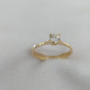 Solitaire ring